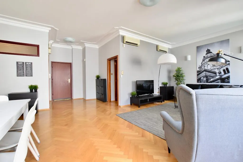 Standerd Apartment By Hi5 - Lovag Family Suites Budapest 0*,