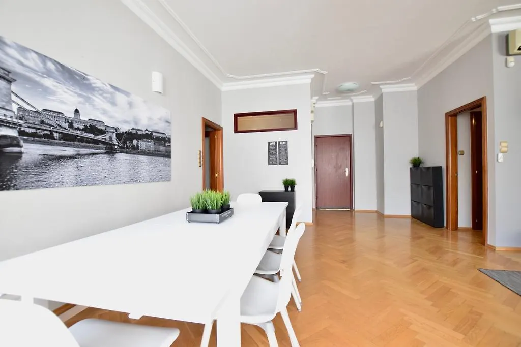 Standerd Apartment By Hi5 - Lovag Family Suites Budapest