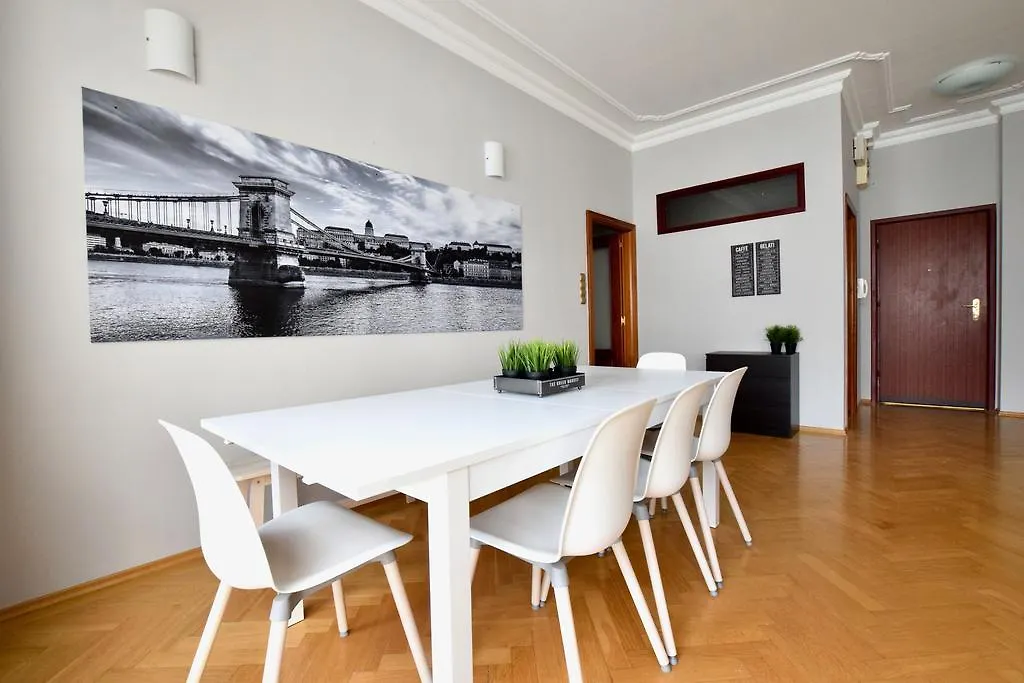 Standerd Apartment By Hi5 - Lovag Family Suites Budapest