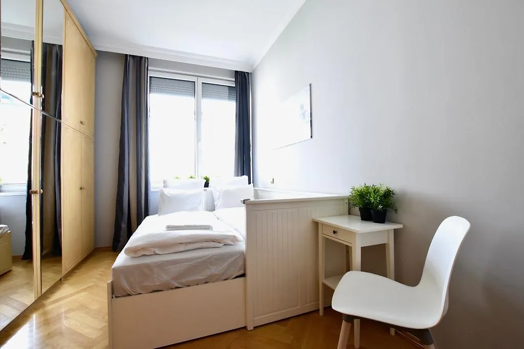Standerd Apartment By Hi5 - Lovag Family Suites Budapest Hungary