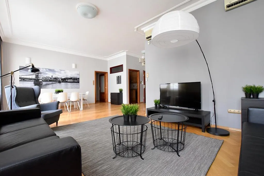 Standerd Apartment By Hi5 - Lovag Family Suites Budapest