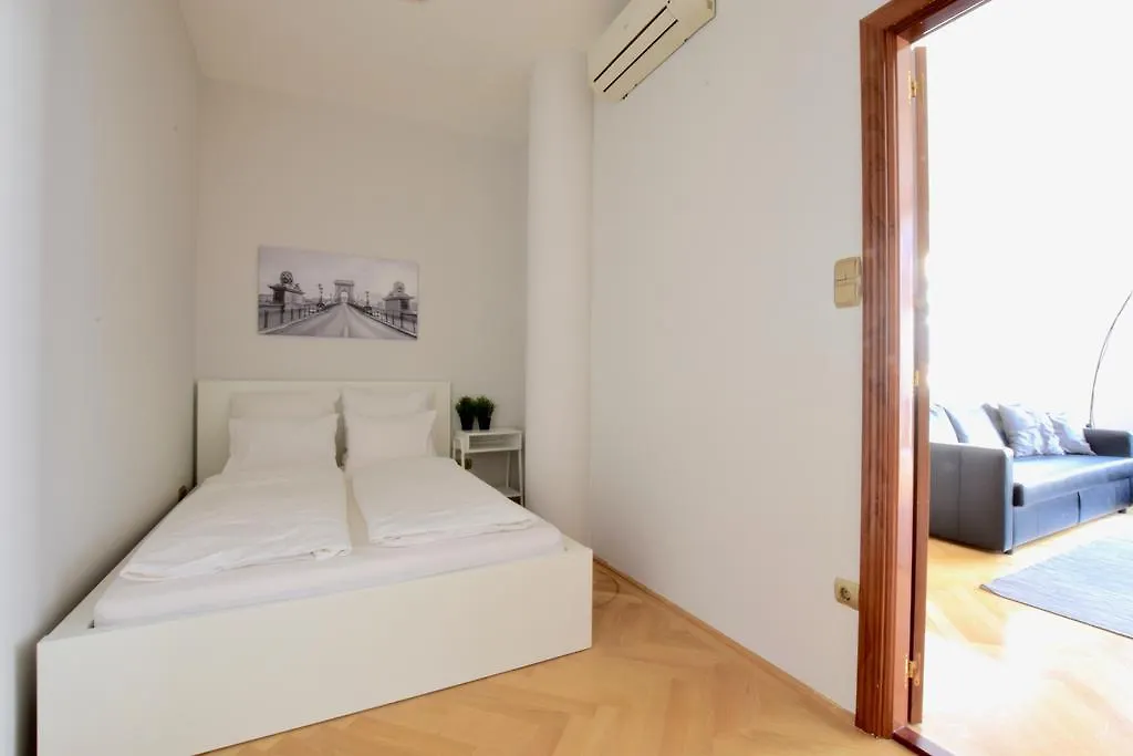 Standerd Apartment By Hi5 - Lovag Family Suites Budapest