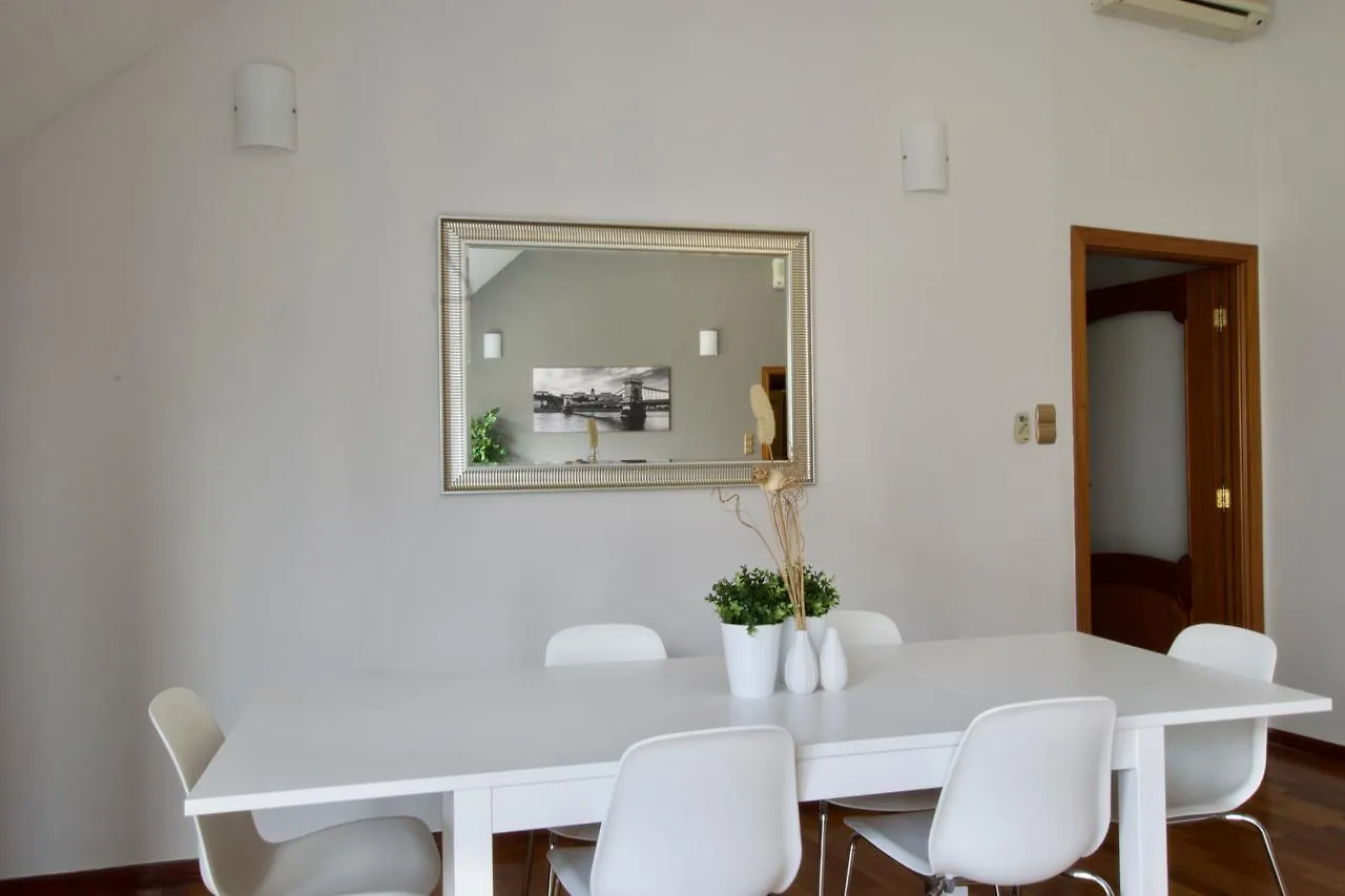 Standerd Apartment By Hi5 - Lovag Family Suites Budapest 0*,  Hungary